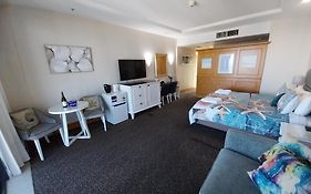 Luxury Privately Owned Ocean View Studio Oaks Gold Tower